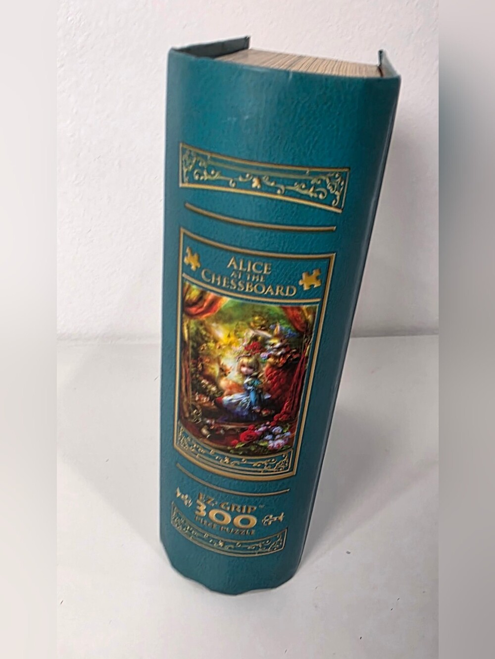 Masterpieces EZ Grip Book Box Alice at the Chessboard Puzzle 300 Piece Complete - Picture 5 of 7